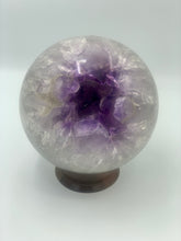 Load image into Gallery viewer, Amethyst open Geode large