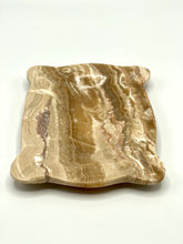 Load image into Gallery viewer, Aragonite Dish
