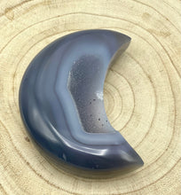 Load image into Gallery viewer, polished agate moon 
