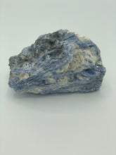 Load image into Gallery viewer, Blue Kyanite Rough
